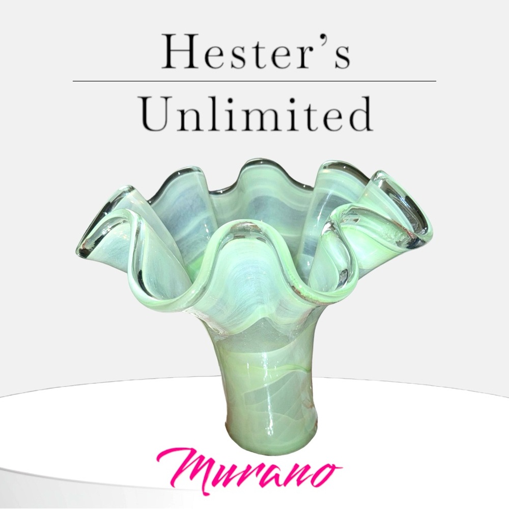 Vintage Murano Hand Blown Glass Art Vase.